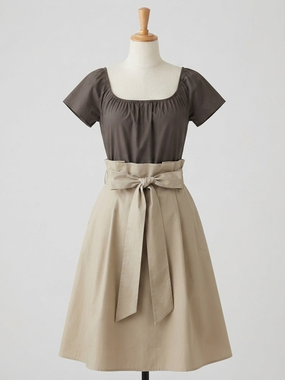 Eva Mendes NYC Midi Dress XS
Brown Cream
Belted Cottage Classic Pockets
